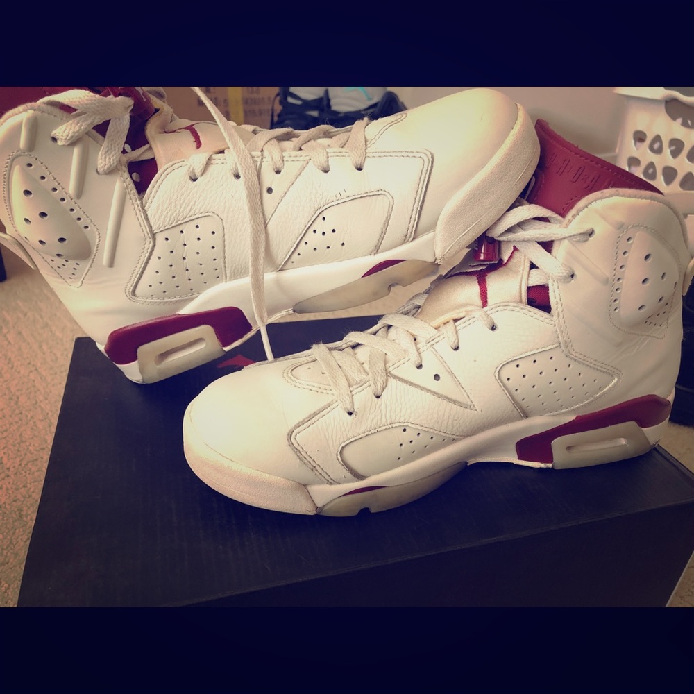 Jordan 6 Retro Maroon